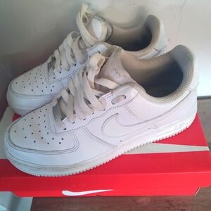 Nike Air Force 1 '07 Womens 'Triple White' Sneakers - Size 7, DD8959-100
